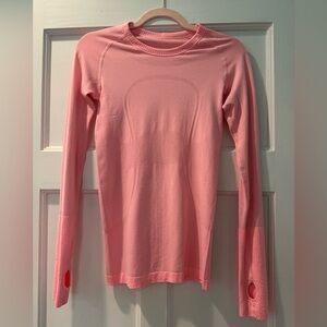 Swiftly Tech Long-Sleeve Shirt 2.0
Waist Length - Light Pink